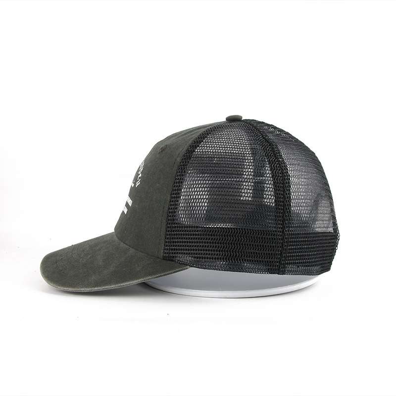 Wholesale 100% Polyester Bulk 5 Panel Embroidered Trucker Cap High Quality Foam Trucker Mesh Baseball Hat Custom